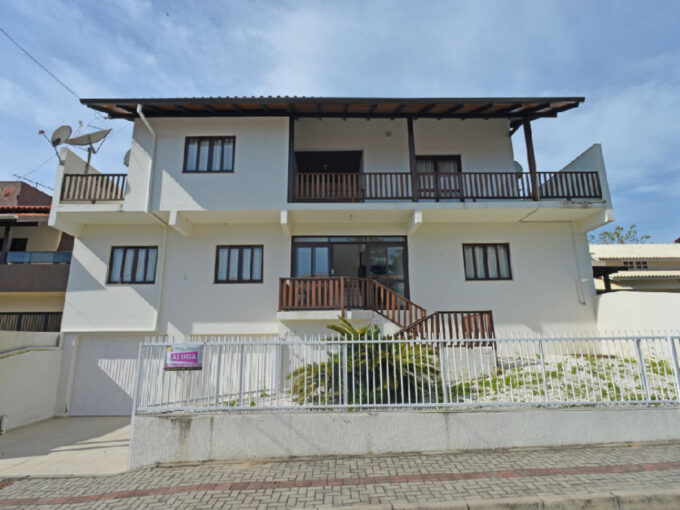 Residencial completo á Venda no centro de Bombinhas.