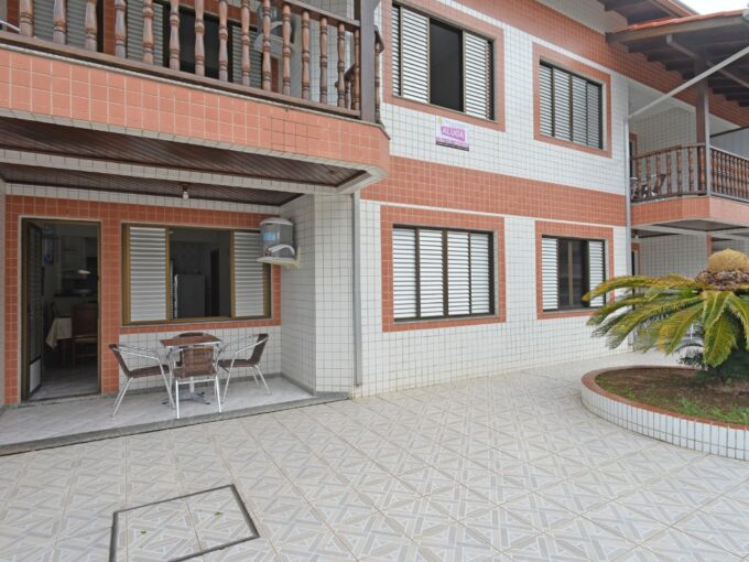 169 – Apto Térreo com conforto e ótima localização, próximo ao mar!