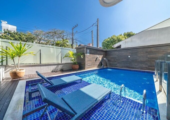 V024 – Apartamento 2 Dorm. mobiliado localizado no centro de Bombinhas